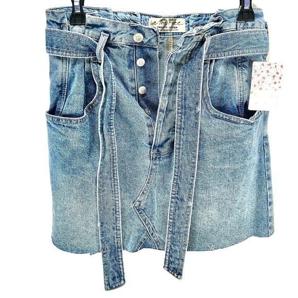 Free People East of Eden Medium Wash Denim Belted Mini Skirt Sizes 26 & 25 NWT - Picture 4 of 13